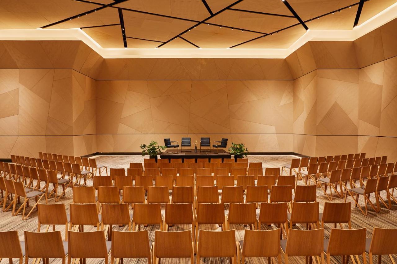Hotel The William Vale New York Exteriér fotografie The 2019 Nobel Prize press conference