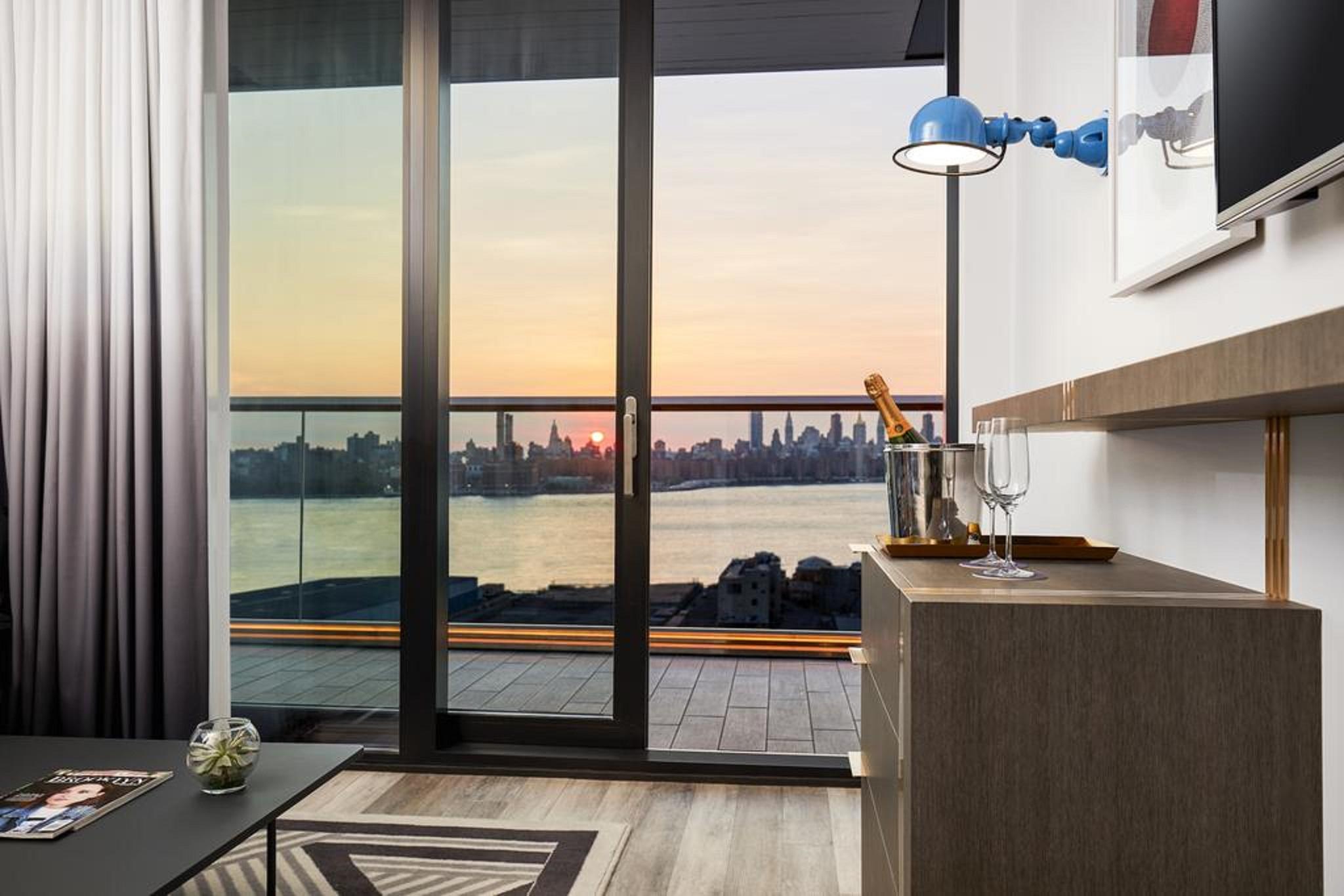 Hotel The William Vale New York Exteriér fotografie Interior of a typical apartment