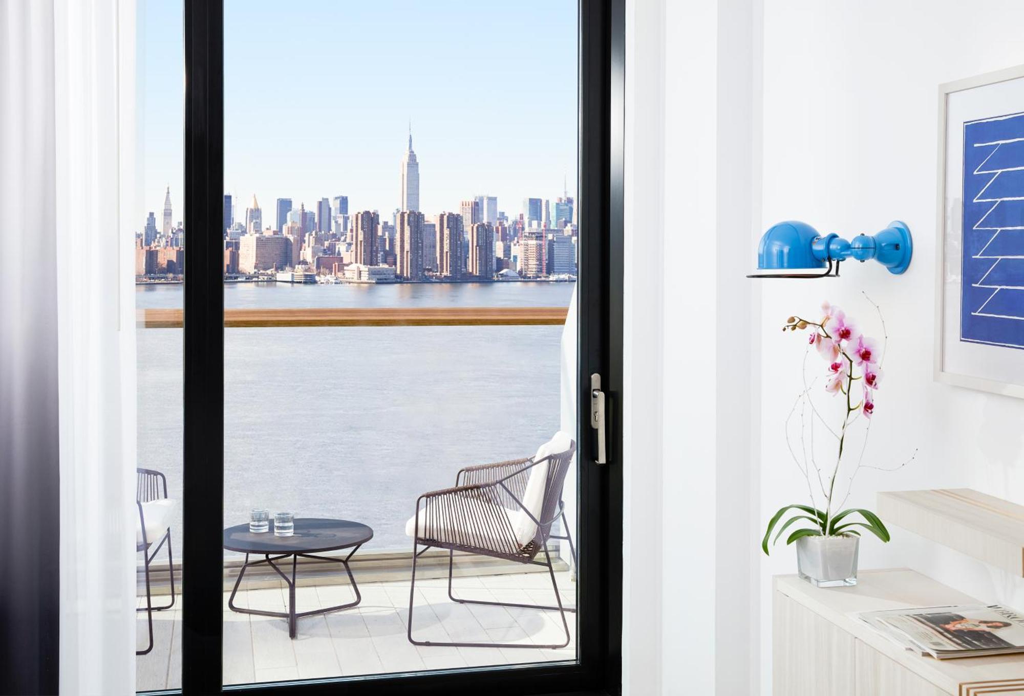 Hotel The William Vale New York Exteriér fotografie View from a guest room