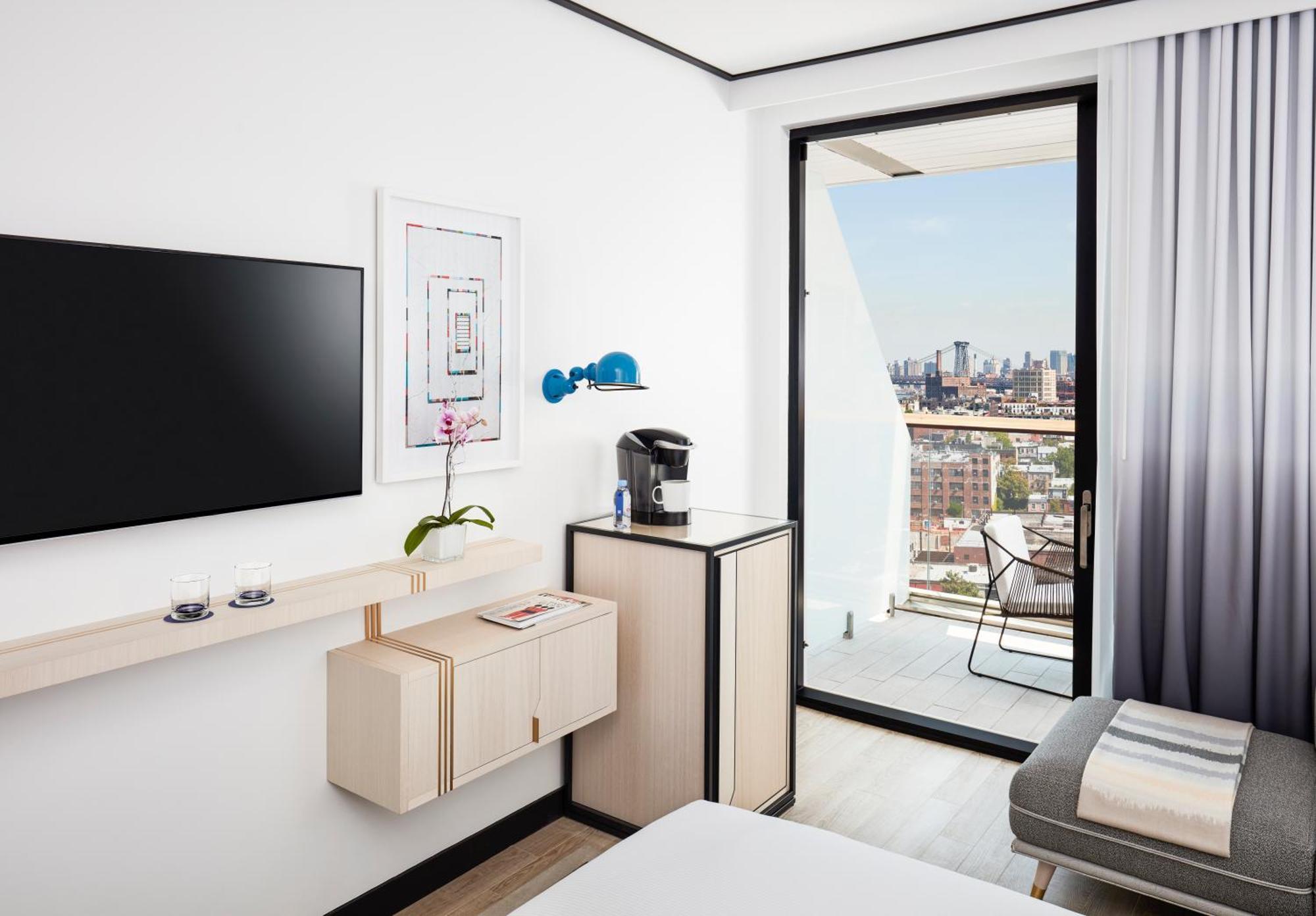 Hotel The William Vale New York Exteriér fotografie A room at the hotel