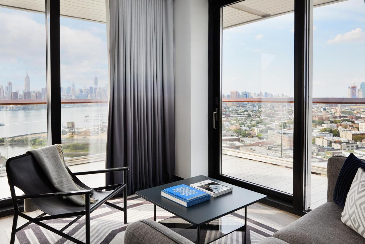 Hotel The William Vale New York Exteriér fotografie A room at the Standard East Village